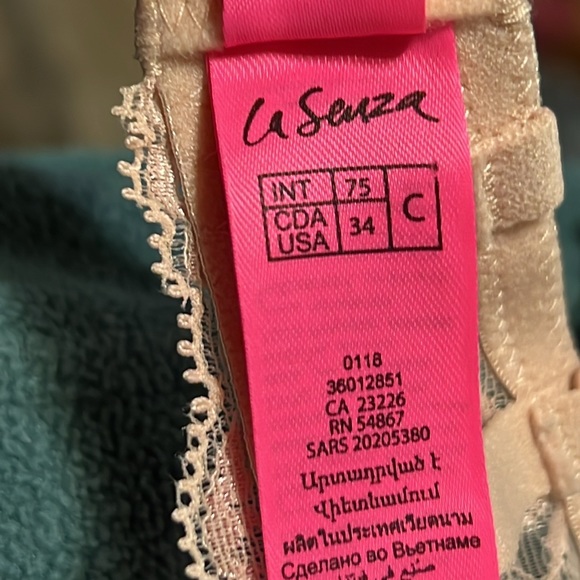 34C Beyond Sexy push up bra - Picture 6 of 6